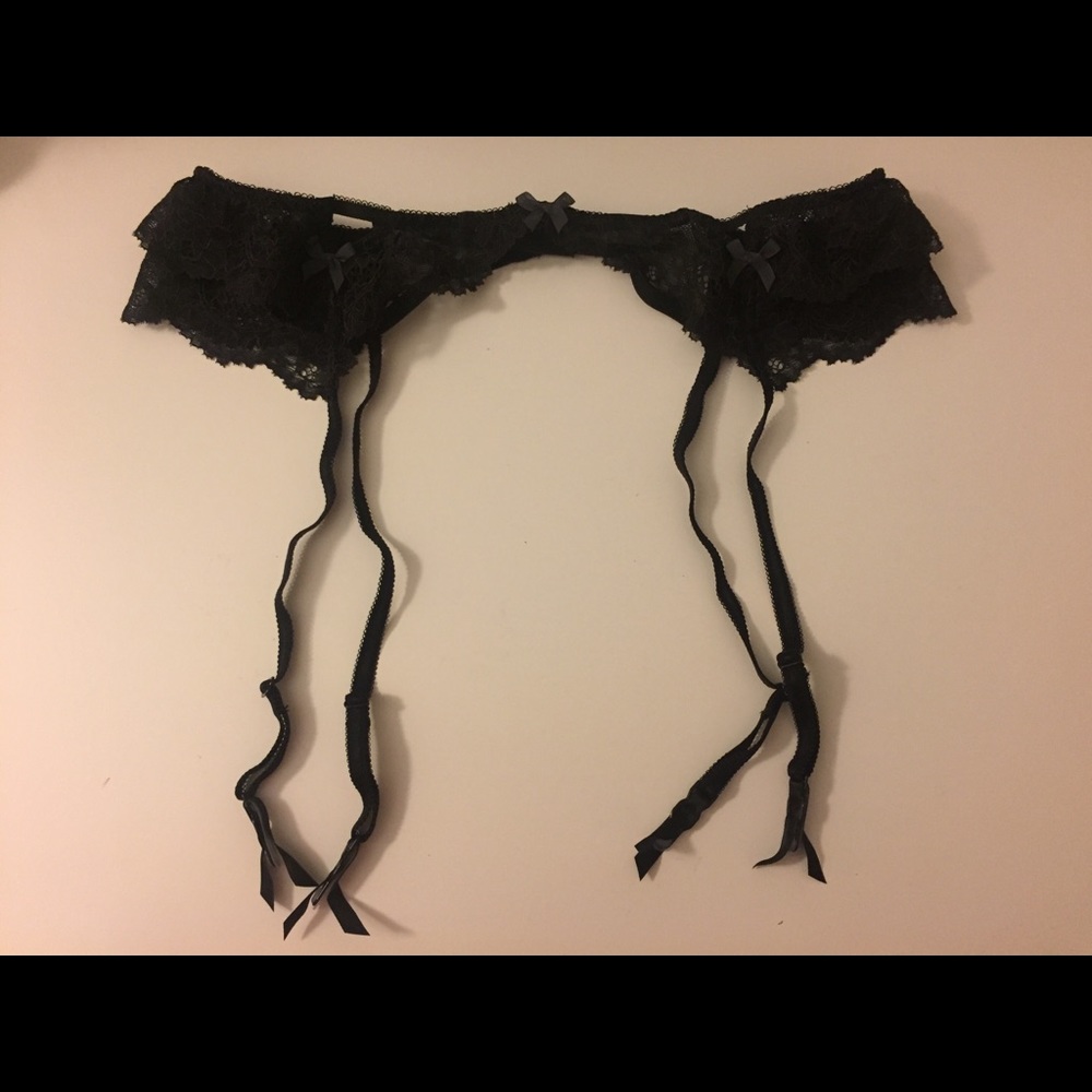 Victoria Secret Black Lace Garter - brand new